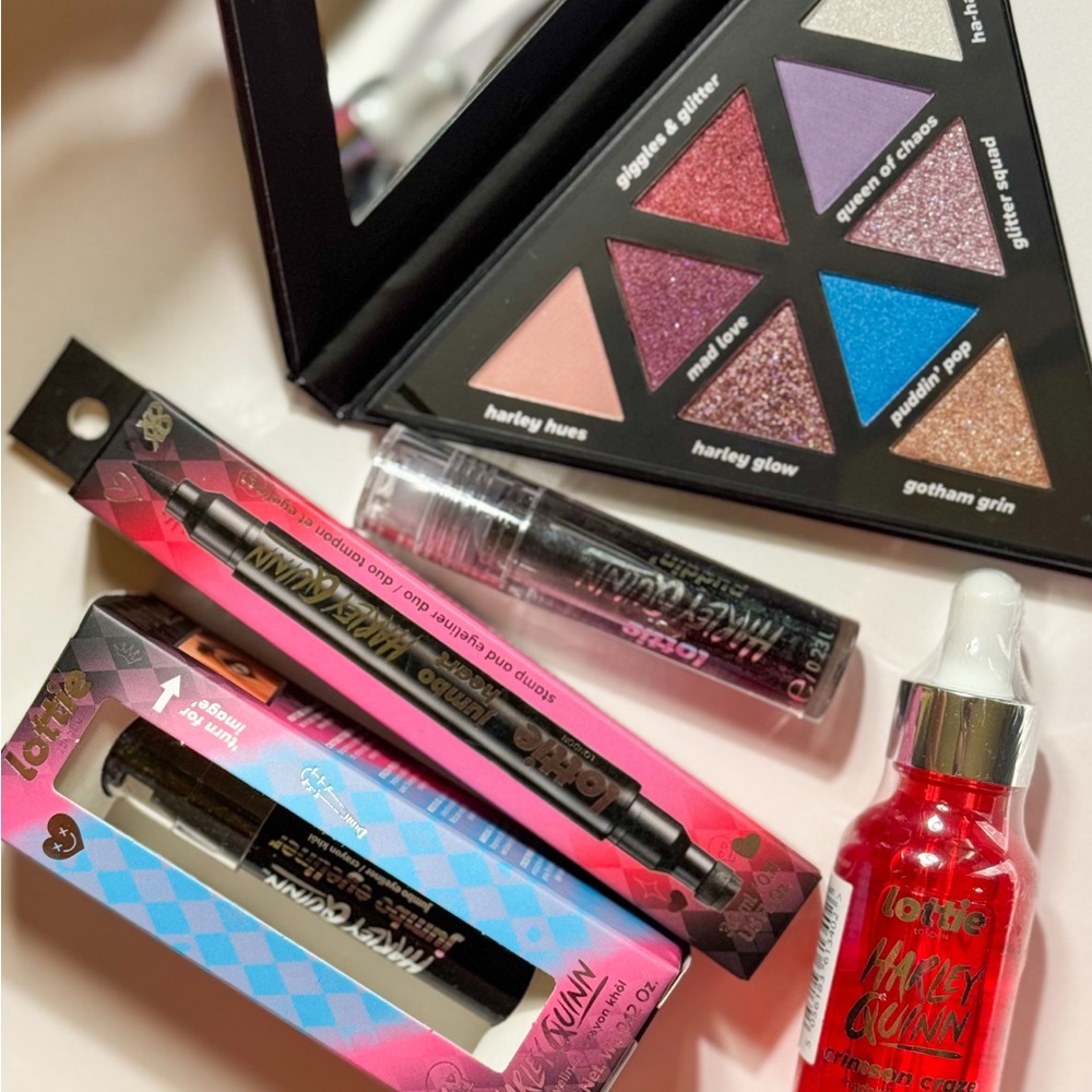 Limited Edition Harley Quinn Makeup- 5 items